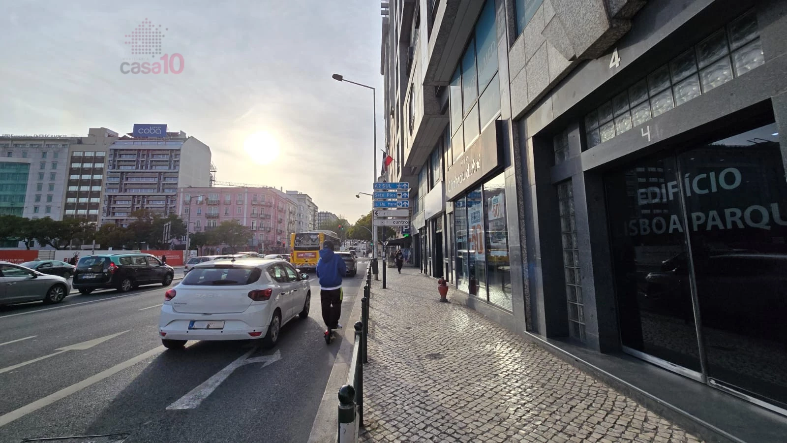 OFFICE FOR RENT IN ENTRECAMPOS, LISBON